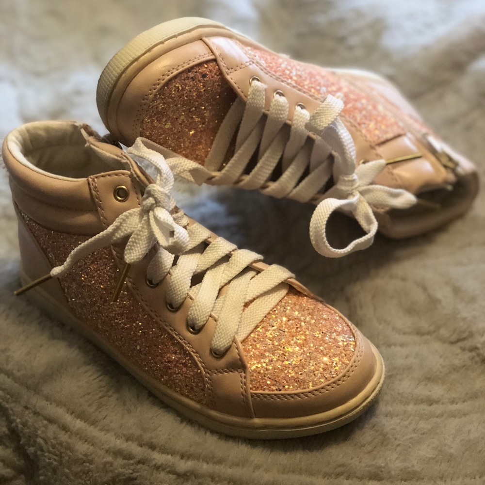 Shoe - Picture 2 of 4